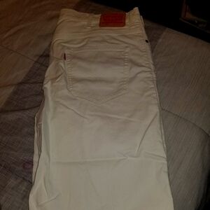 Levi Strauss Men's Shorts Size 40.       Color: Beige Excellent Condition